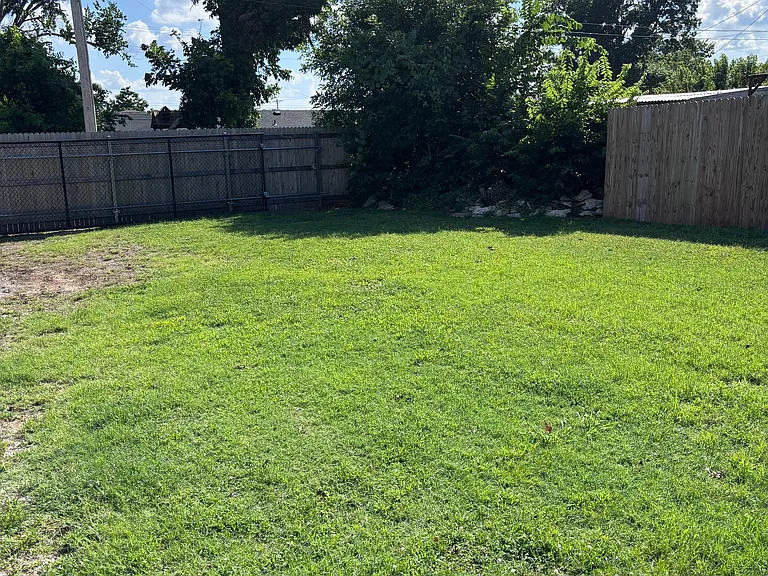317 E Patti Page Blvd — Photo 63