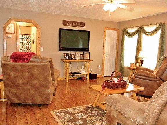 4th image of 605 Odell Ct