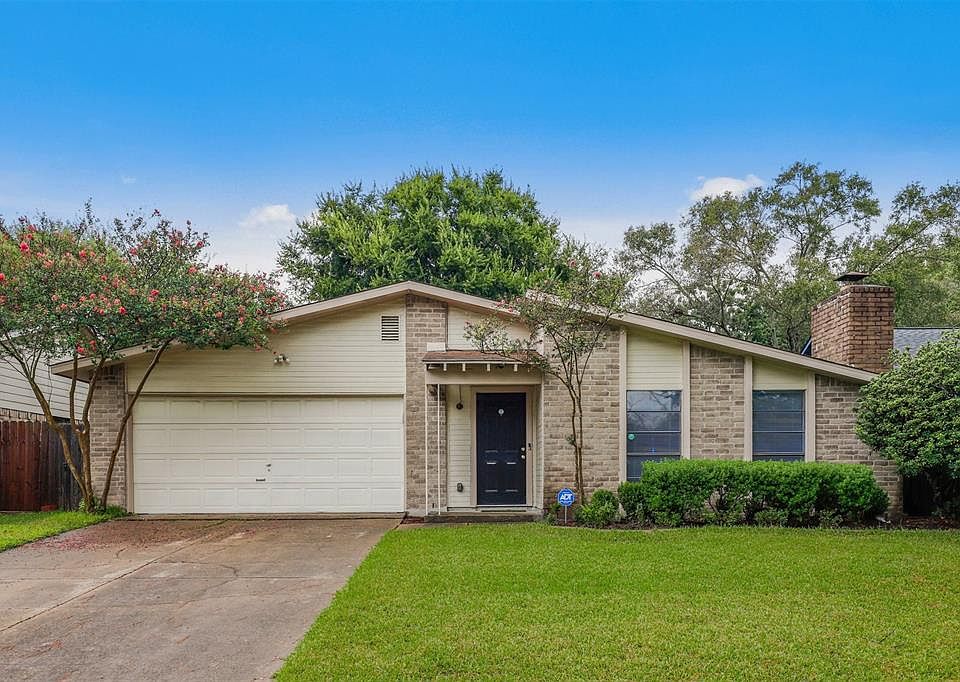 1st image of 15510 Camino Del Sol Dr