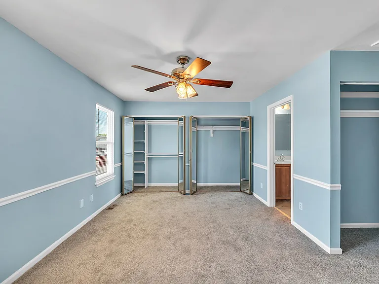 717 Wolftrap Ln — Photo 14