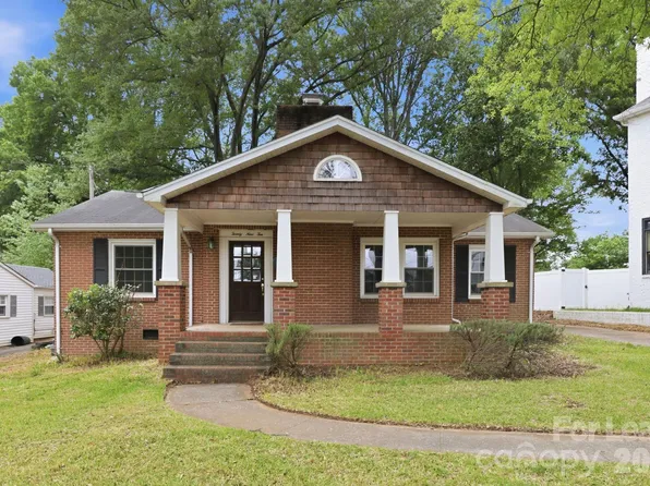 2910 Forest Park Dr, Charlotte, NC 28209