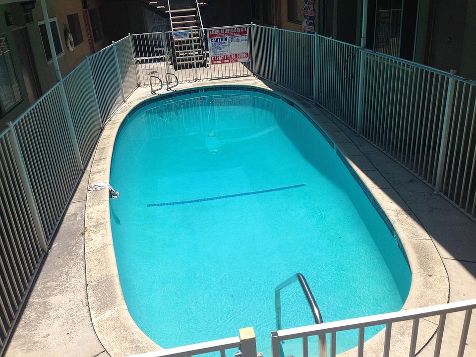 2nd image of 6717 Satsuma Ave APT 12