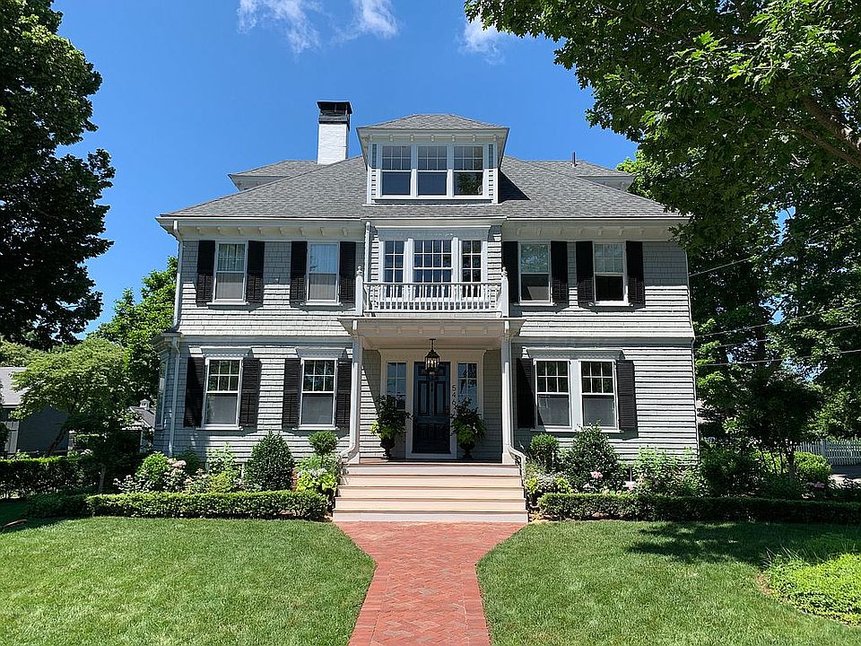 1st image of 546 Washington St