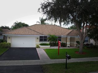 9642 Ridgecrest Ct, Davie, FL 33328