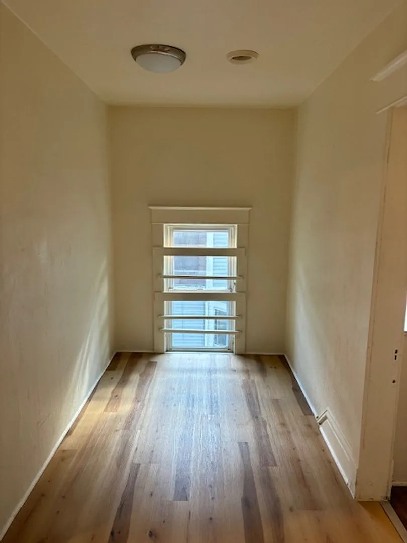 834 Oakhill St. SE — Photo 3