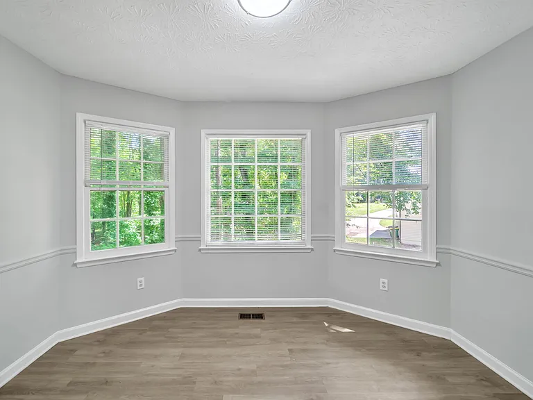 608 Wood Ridge Dr — Photo 11
