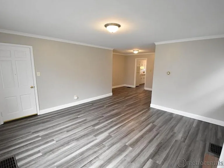 931 Kenwick Rd #A — Photo 4