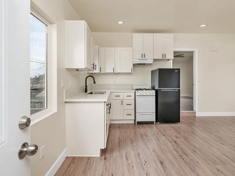 311 Decatur St #A — Photo 3