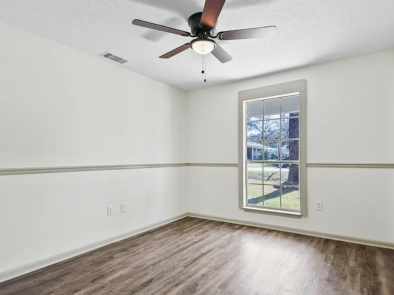 102 Mulberry Way — Photo 8