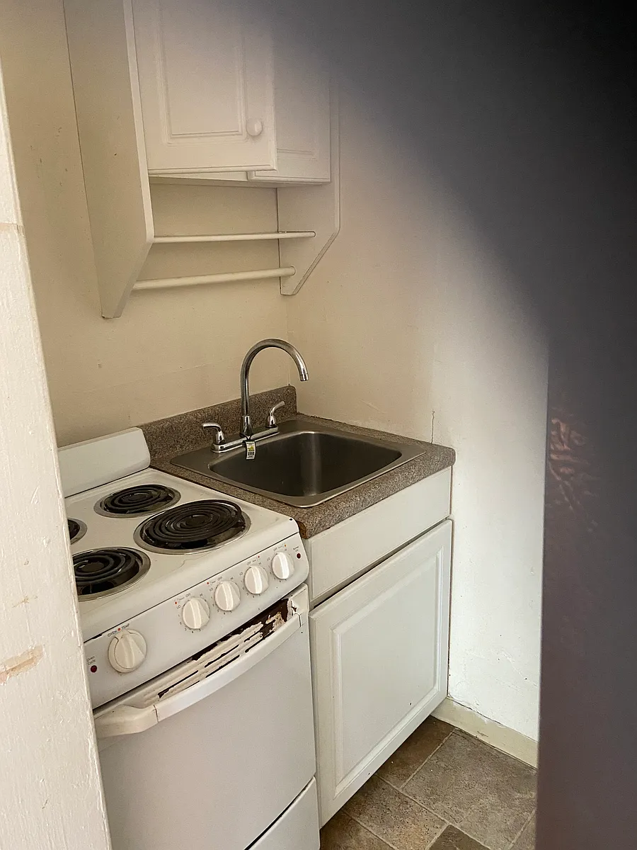 Building Photo - 89 N Allen St #3