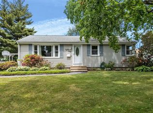 83 Bateman Ave, Cranston, RI 02920