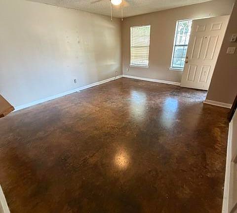 3rd image of 900 Provost St APT 34