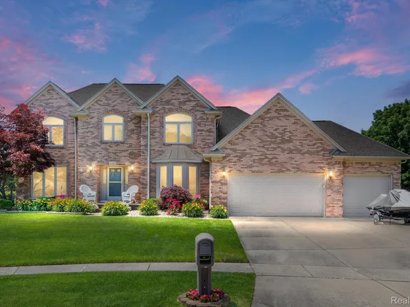 51581 Colonial Dr, Shelby Township, MI 48316