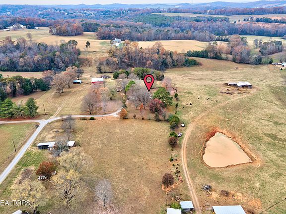 3rd image of 732 Echo Hill Way