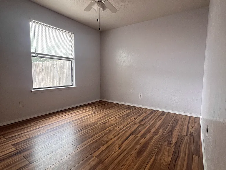 1070 Meadowlark Ct SE #1 — Photo 9