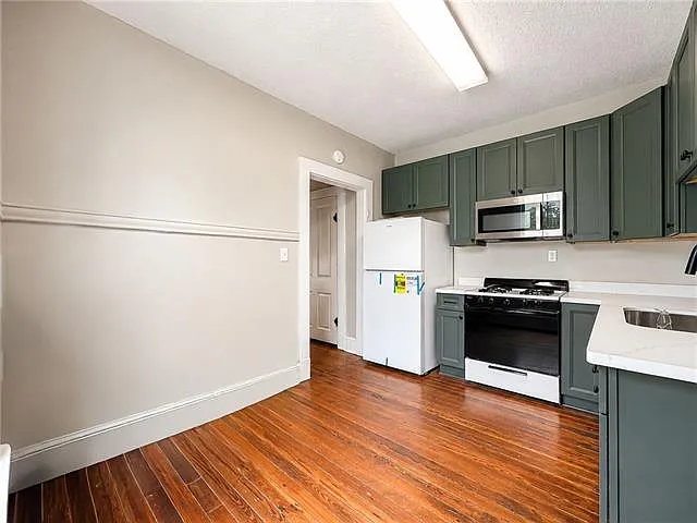 100 Papworth Ave — Photo 8