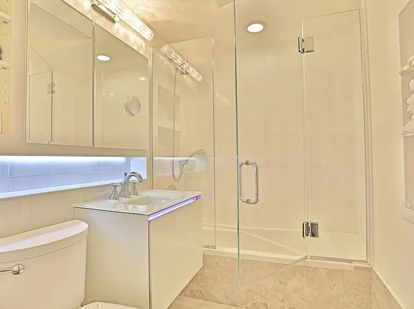 12 Beekman Place image 10 of 13