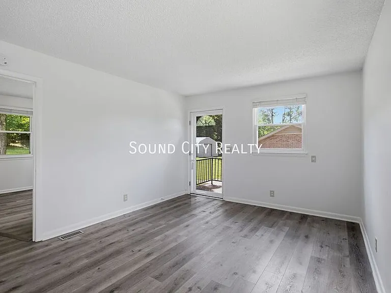 923B Oak Vale — Photo 9