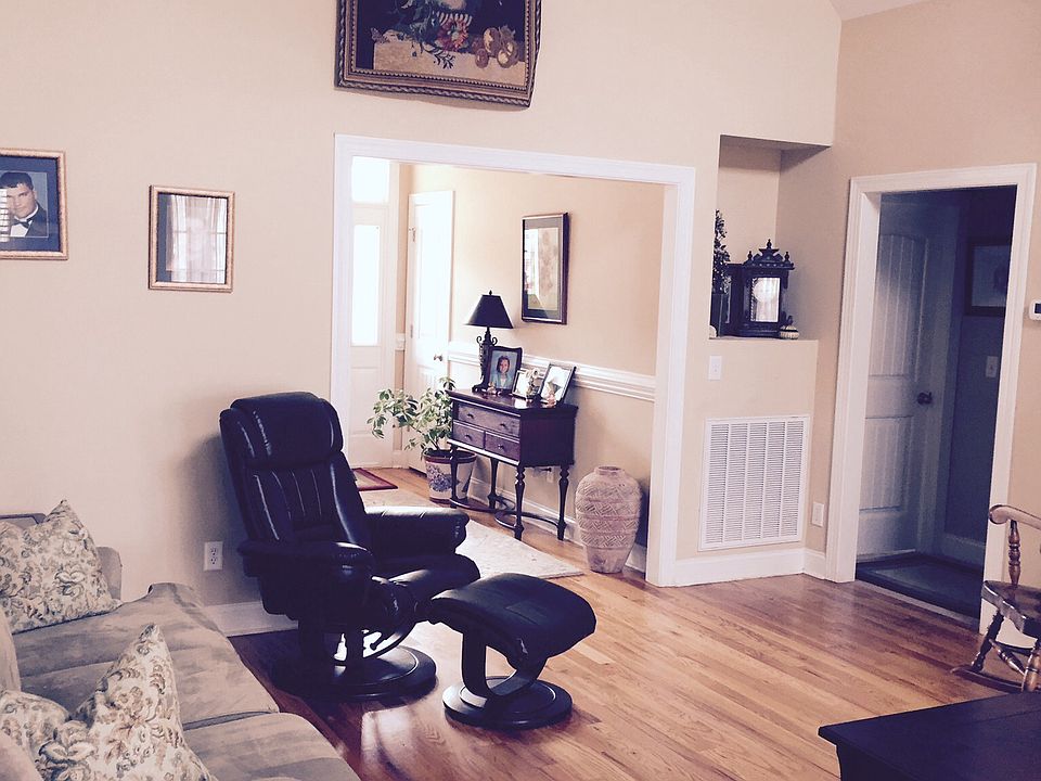 1st image of 281 Donsdale Dr