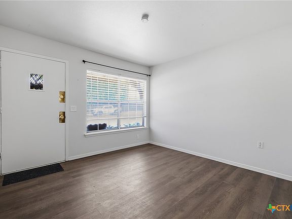 3rd image of 7605 Marigold Trace St