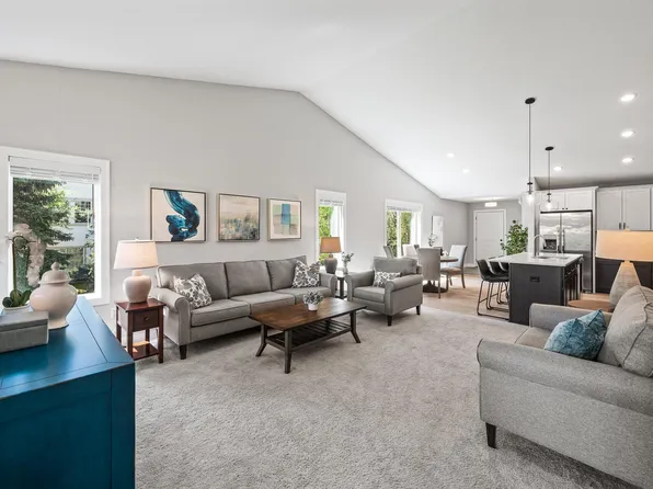 10733 Knollwood Ln, Woodbury, MN 55129