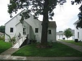 622 Woodlawn Ave, Traer, IA 50675