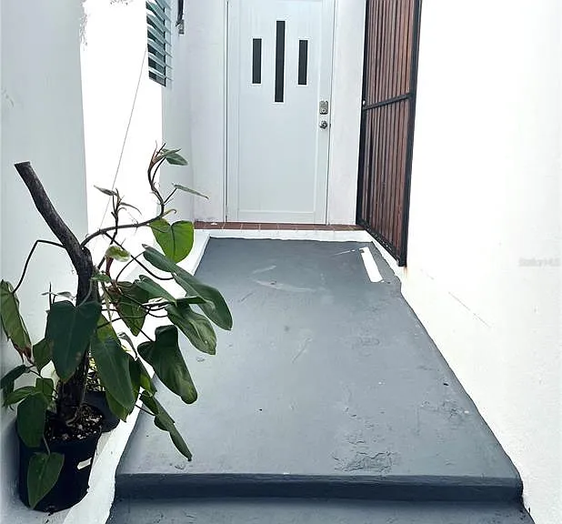 205 Las Flores — Photo 5
