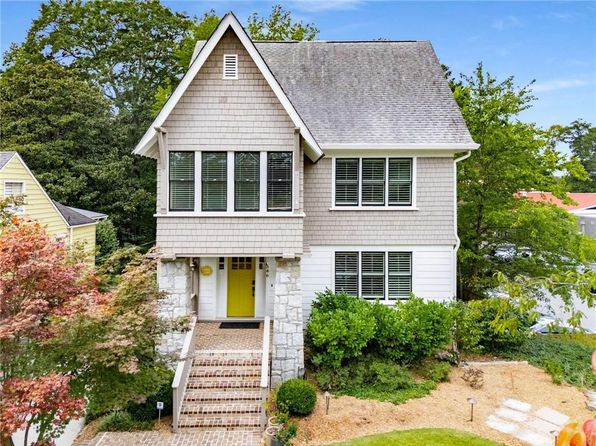 546 Candler Park Dr NE