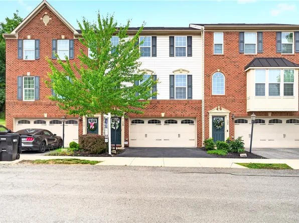 108 Noble Woods Dr, Coraopolis, PA 15108