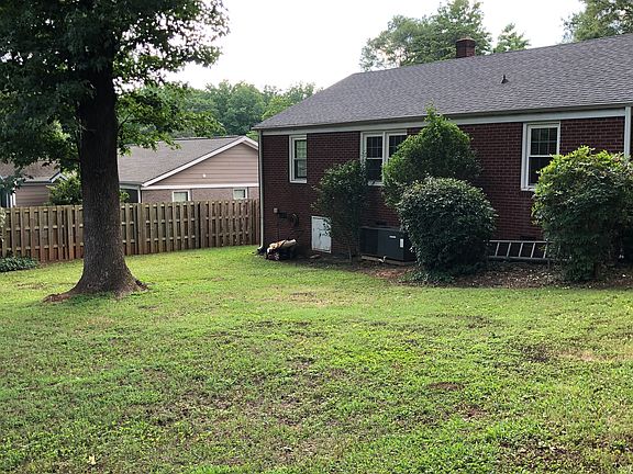 4th image of 14 Ashford Ave