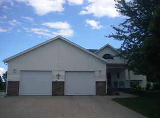 608 Kroshus Dr, Dilworth, MN 56529