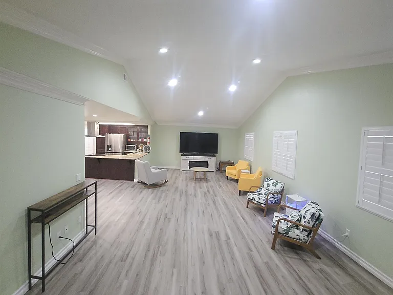 1095 Stillwell Ave #1095 — Photo 6