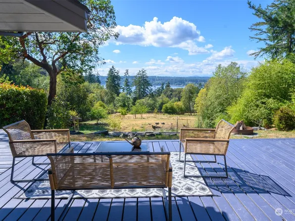 11235 107 Avenue SW, Vashon, WA 98070