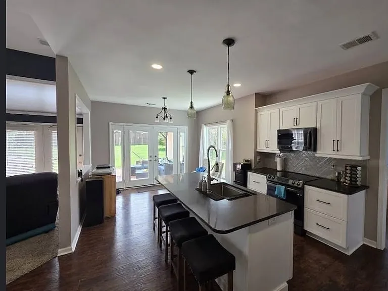4332 Rivard Ln — Photo 2