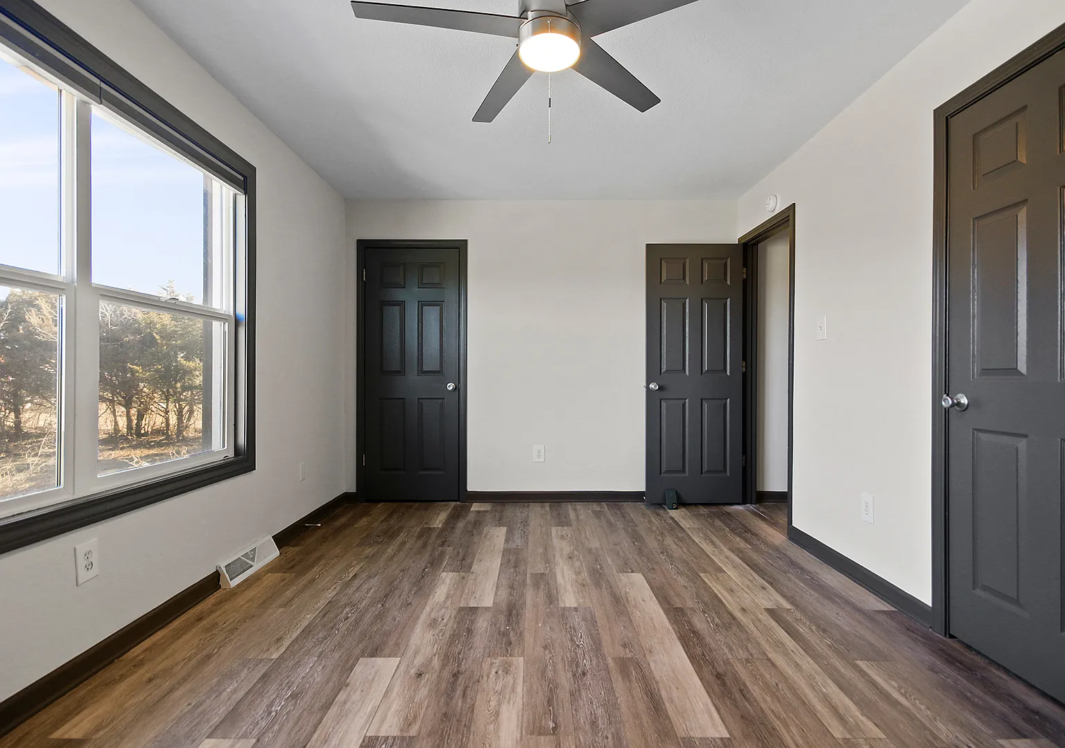 2 bed, 1.5 bath, 1100 sqft, $1,395 — Photo 2