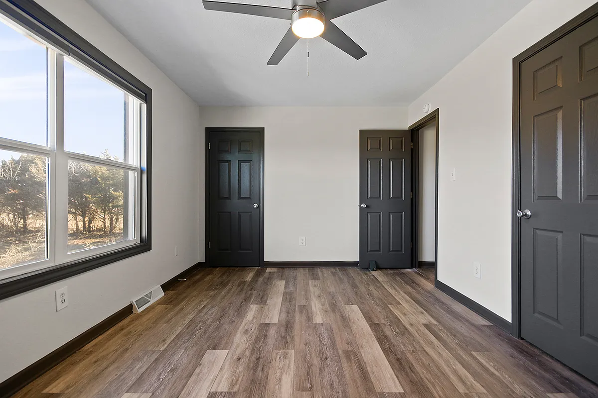 Building Photo - 2301 Primrose Dr #9B