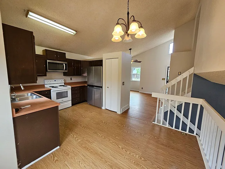 7490 Woody Creek Dr — Photo 6