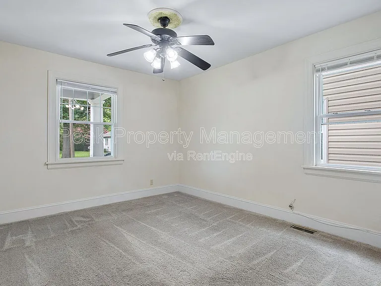 2304 Halifax Ave — Photo 14