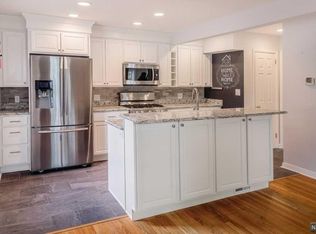61 Rose St, Cresskill, NJ 07626