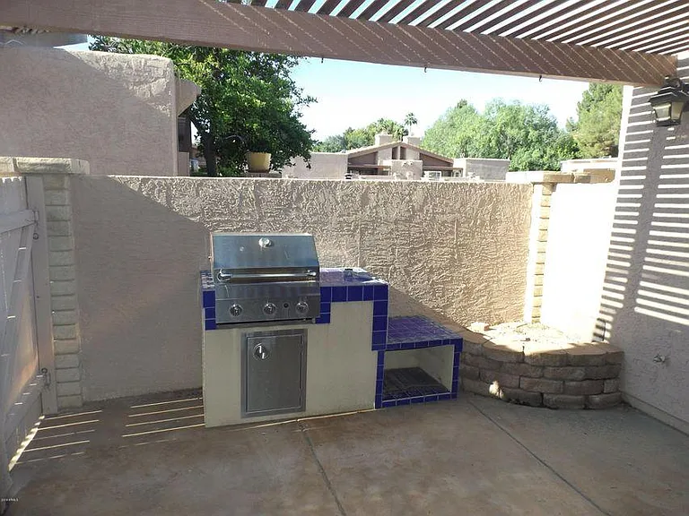 2705 E Cactus Rd — Photo 11