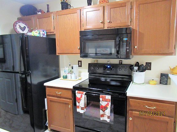 4th image of 388 Marian Ln APT 6