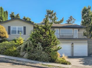 10920 SE Clay St, Portland, OR 97216