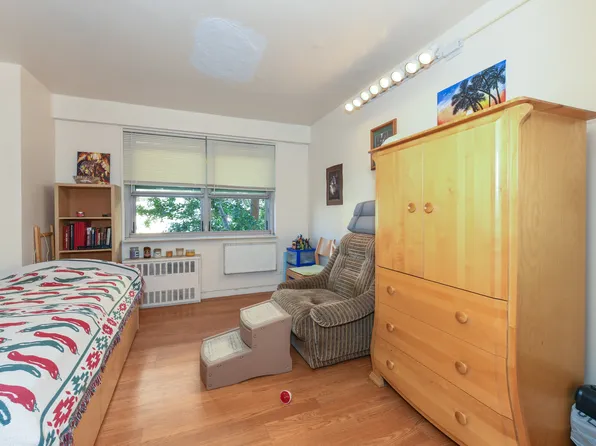 444 Neptune Avenue image 11 of 13