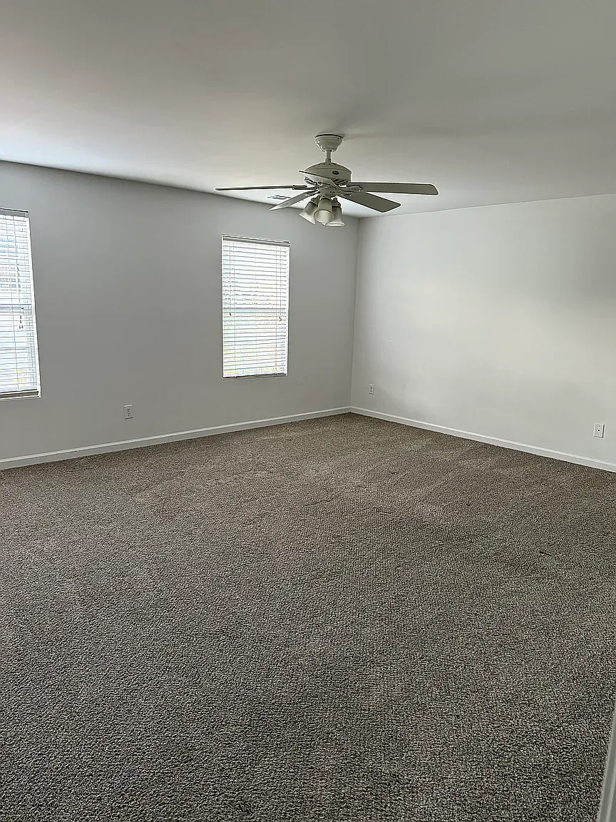 4 bed, 2400 sqft, $2,150 — Photo 2