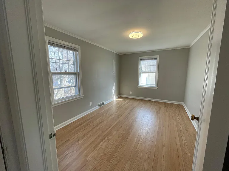 2827 N 66th Ave — Photo 11
