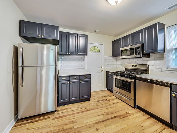 4th image of 2323 N Cambridge Ave #2