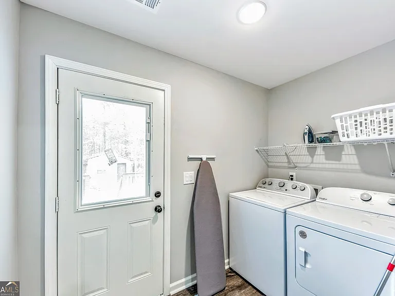 6230 Love St — Photo 25