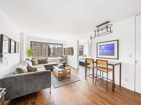 201 W 21st St APT 12J, New York, NY 10011