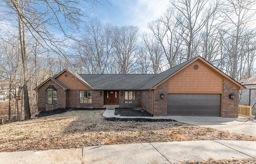 1st image of 2324 E Linden Hill Dr