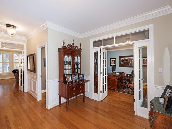 3rd image of 9001 Bromfield Ln